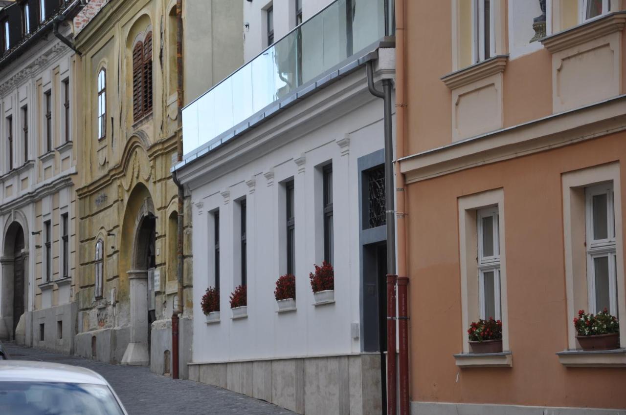 Central Vendeghaz Székesfehérvár Buitenkant foto