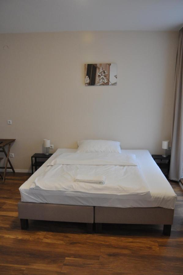 Central Vendeghaz Székesfehérvár Buitenkant foto