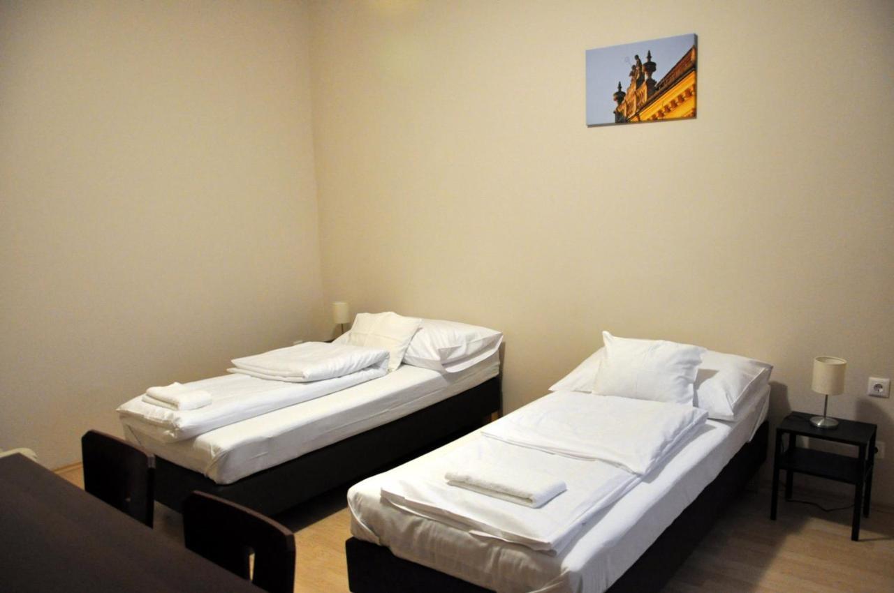 Central Vendeghaz Székesfehérvár Buitenkant foto