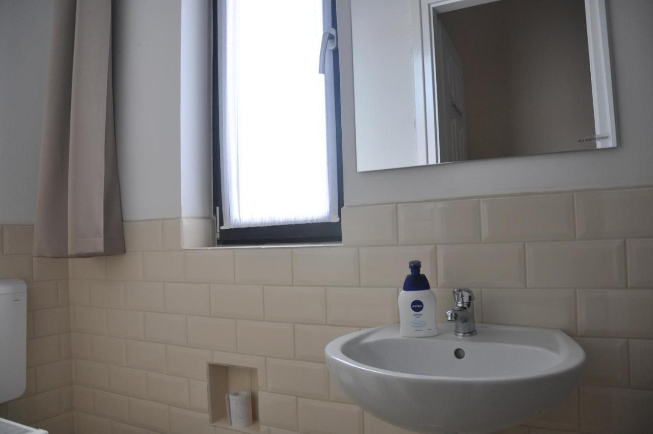 Central Vendeghaz Székesfehérvár Buitenkant foto