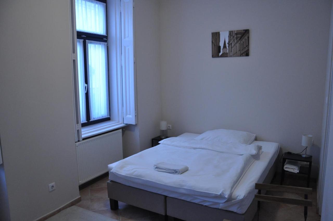 Central Vendeghaz Székesfehérvár Buitenkant foto